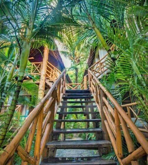 اتاق استاندارد با چشم‌انداز باغ, Mahekal Beach Front Resort & Spa