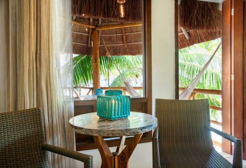 اتاق استاندارد با چشم‌انداز باغ, Mahekal Beach Front Resort & Spa