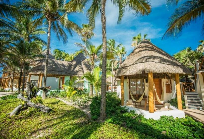 اتاق استاندارد با چشم‌انداز دریا, Mahekal Beach Front Resort & Spa
