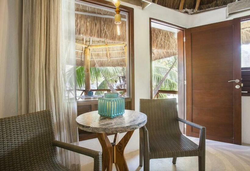 اتاق استاندارد با چشم‌انداز دریا, Mahekal Beach Front Resort & Spa