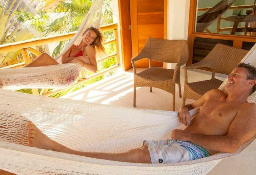 اتاق استاندارد با چشم‌انداز دریا, Mahekal Beach Front Resort & Spa