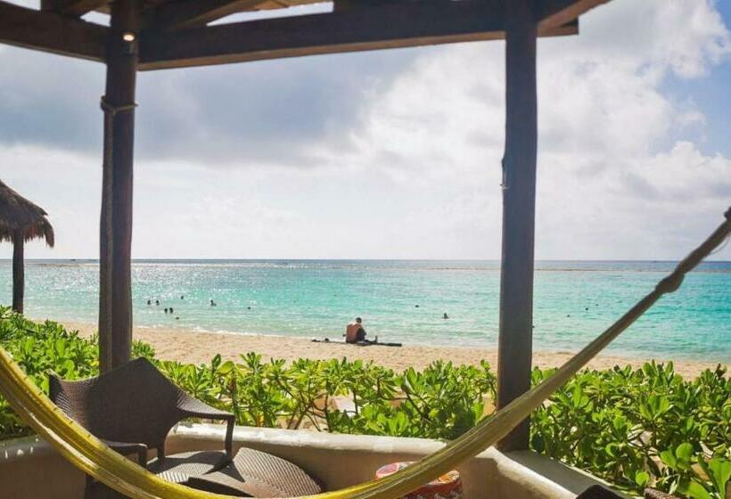 اتاق لوکس با چشم‌انداز دریا, Mahekal Beach Front Resort & Spa
