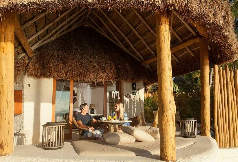 اتاق لوکس با چشم‌انداز دریا, Mahekal Beach Front Resort & Spa