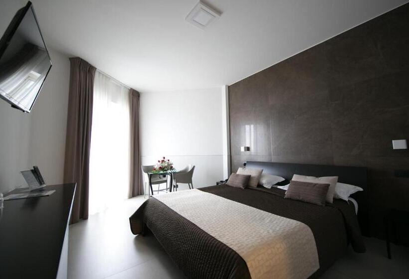 اتاق سوپریور با بالکن, Mediterranea Hotel & Convention Center