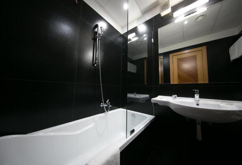 اتاق سوپریور با بالکن, Mediterranea Hotel & Convention Center