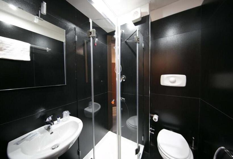 اتاق استاندارد یک نفره, Mediterranea Hotel & Convention Center