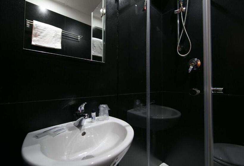 اتاق استاندارد یک نفره, Mediterranea Hotel & Convention Center