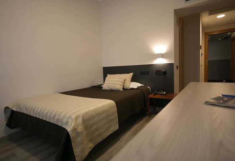 اتاق استاندارد یک نفره, Mediterranea Hotel & Convention Center