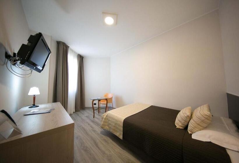 اتاق استاندارد یک نفره, Mediterranea Hotel & Convention Center