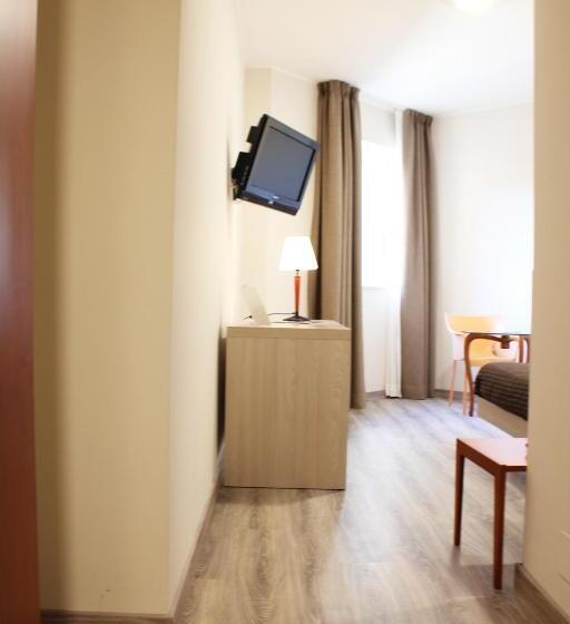 اتاق استاندارد یک نفره, Mediterranea Hotel & Convention Center