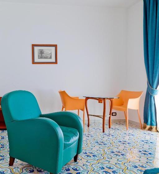 سوییت جونیور, Mediterranea Hotel & Convention Center