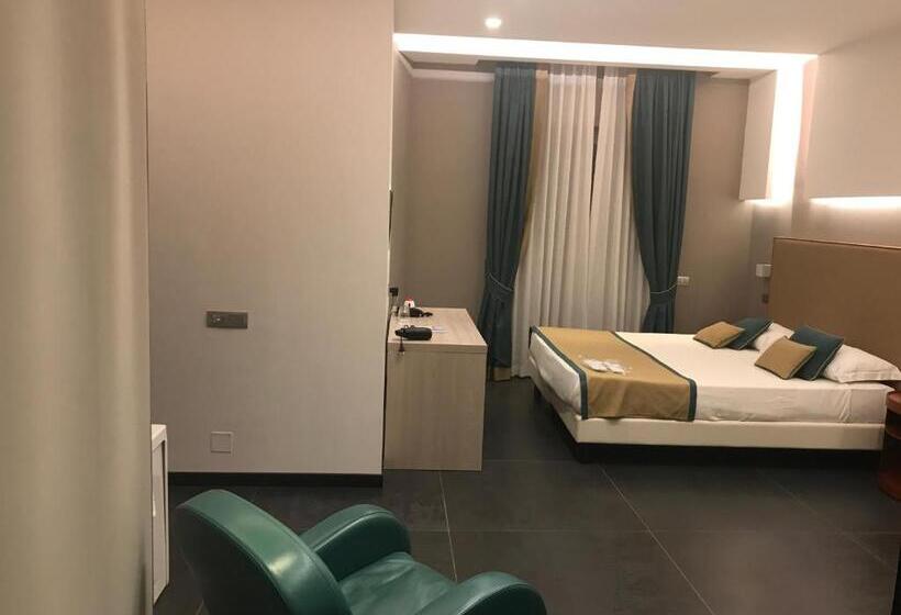 سوئیت با وان آب گرم, Mediterranea Hotel & Convention Center