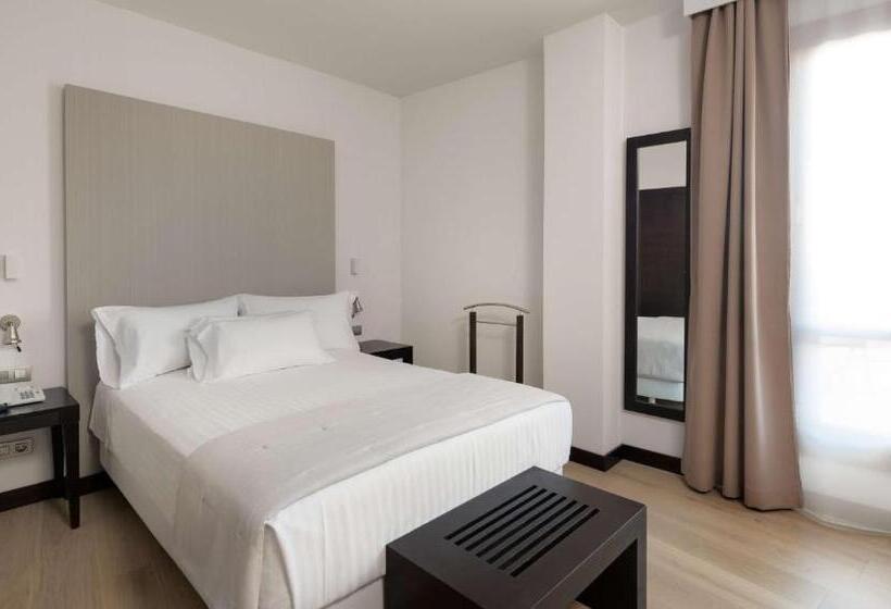 חדר סופריור, Cartagena puerto