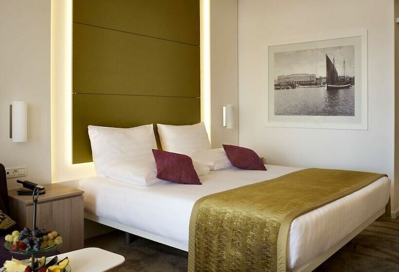 Superior Room Sea View, Park Plaza Histria Pula