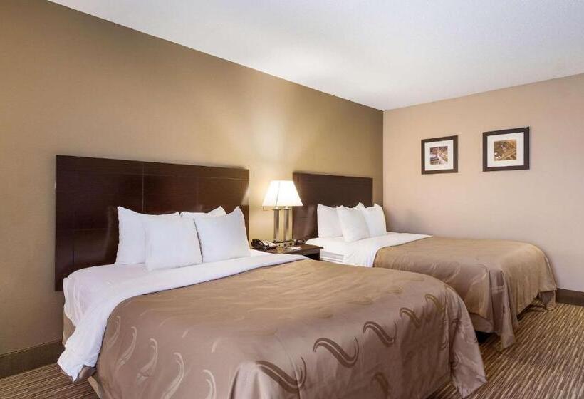 Standard Room, Quality Inn I70 Near Kansas Speedway