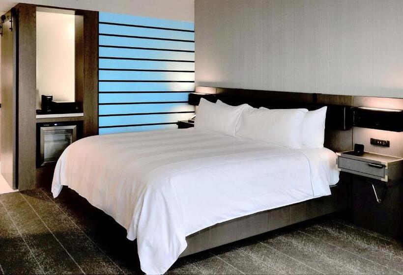 اتاق لوکس با تخت بزرگ, Renaissance Reno Downtown Hotel & Spa