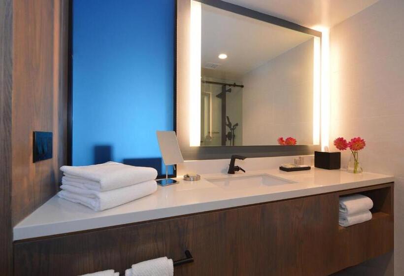 اتاق لوکس, Renaissance Reno Downtown Hotel & Spa