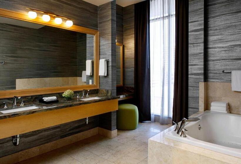 سوئیت با تخت بزرگ, Renaissance Reno Downtown Hotel & Spa