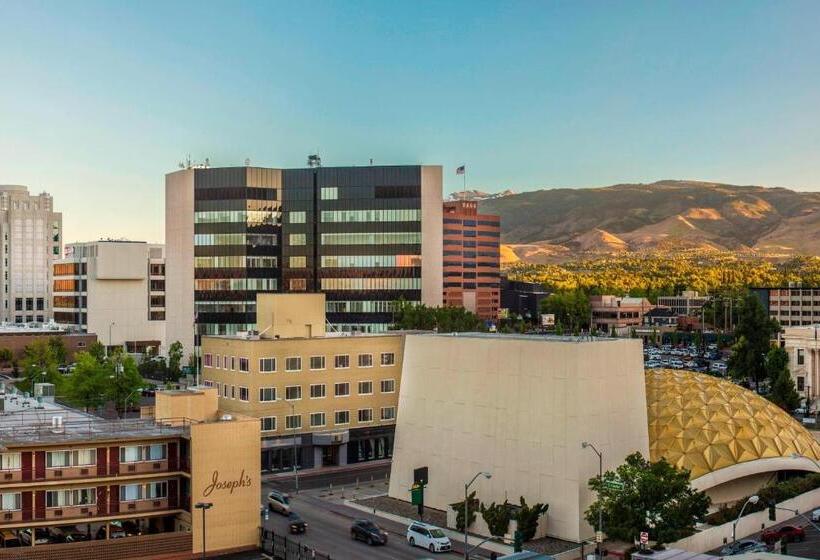 سوئیت با تخت بزرگ, Renaissance Reno Downtown Hotel & Spa