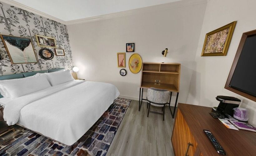 חדר סטנדרט מותאם לאדם עם מוגבלויות, Indigo New Orleans French Quarter By Ihg