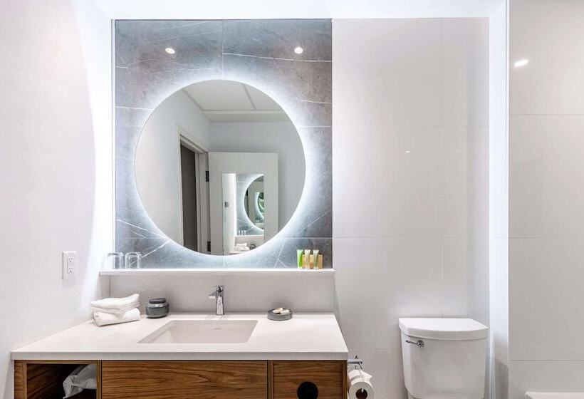 اتاق سوپریور, Royal William, Ascend Hotel Collection