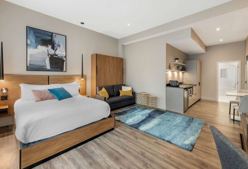اتاق سوپریور, Royal William, Ascend Hotel Collection