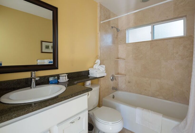 اتاق لوکس, Sea Breeze Inn  Pacific Grove