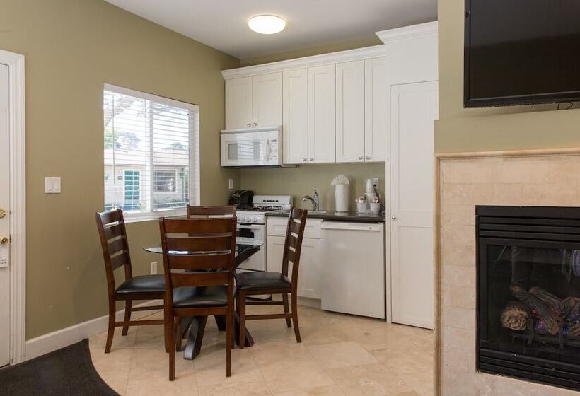 اتاق لوکس, Sea Breeze Inn  Pacific Grove