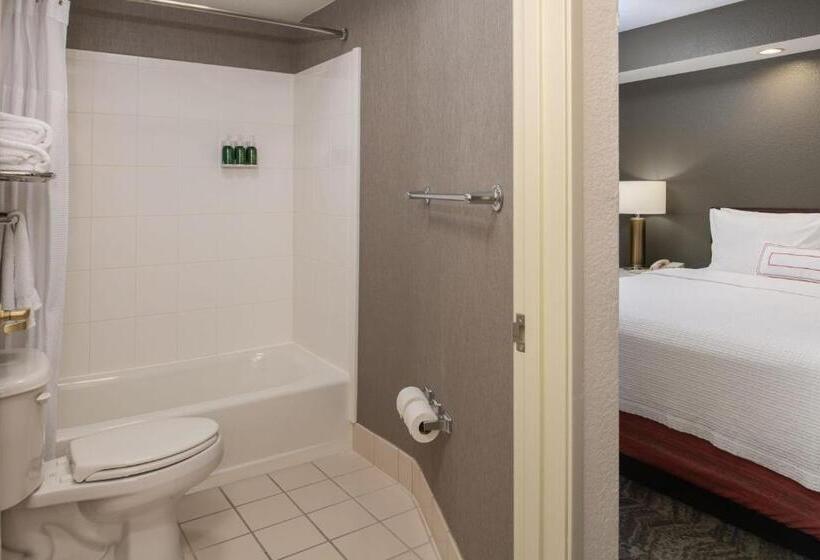 استودیوی استاندارد, Springhill Suites Portland Airport