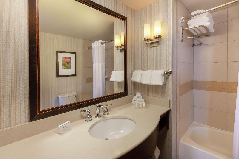 Deluxe Suite King Bed, Springhill Suites By Marriott Portland Hillsboro