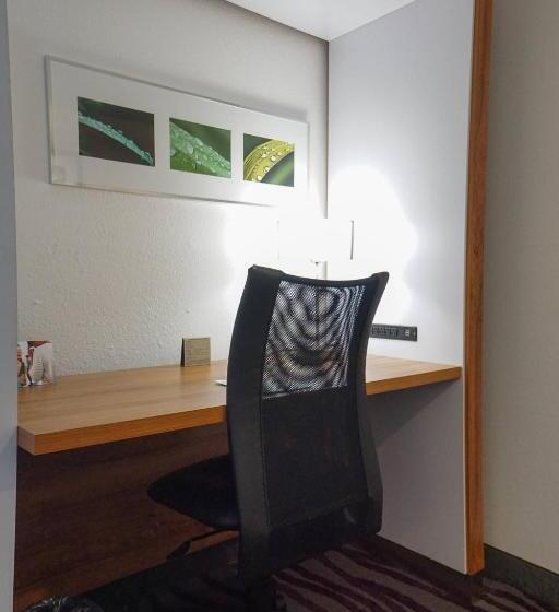 سوئیت با تخت بزرگ, Springhill Suites By Marriott Savannah Midtown