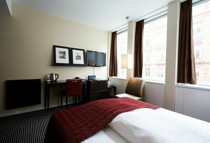 Superior Single Room, The Square