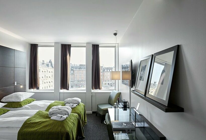 Chambre Executive, The Square