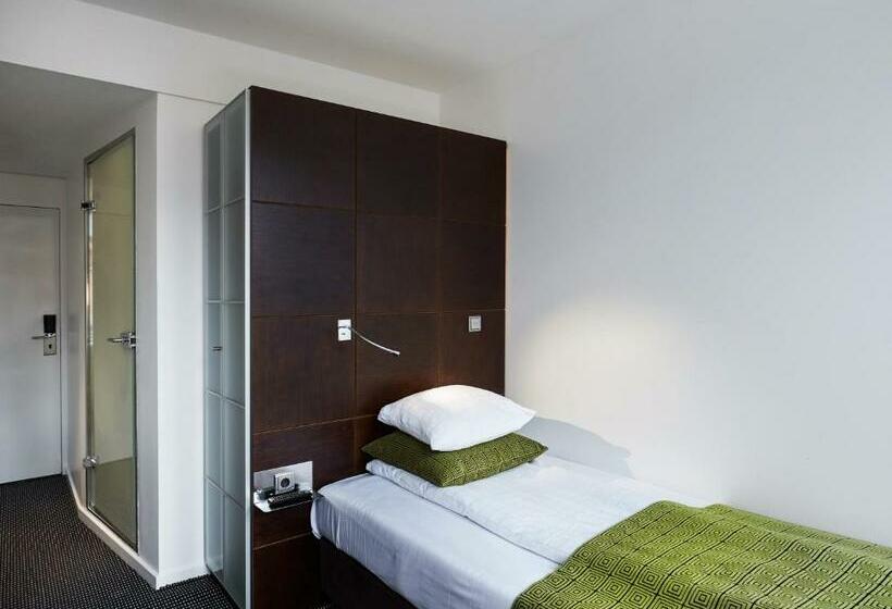 Standard Single Room, The Square