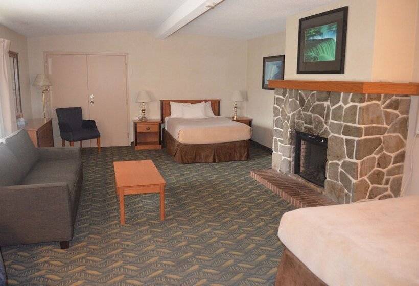 سوییت, Travelodge By Wyndham Niagara Falls At The Falls