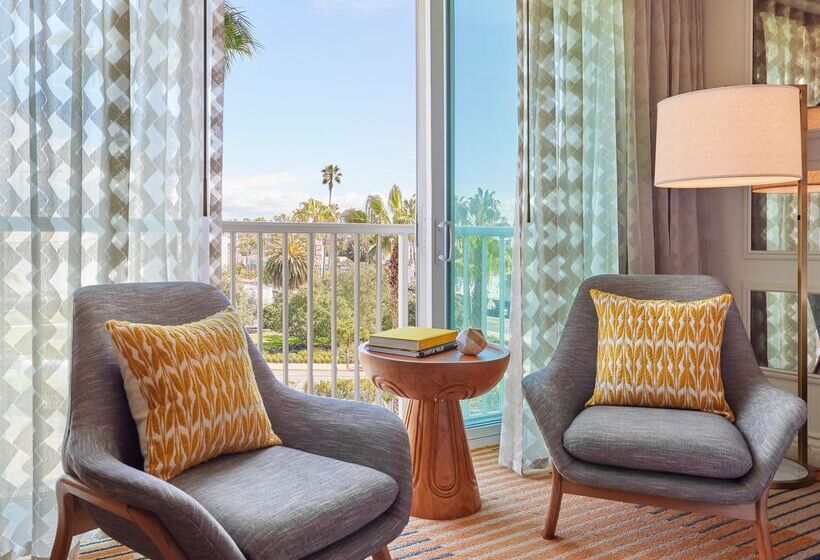 Deluxe Room King Bed & City View, Viceroy Santa Monica