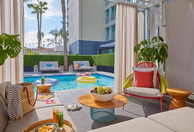 Standard Room Pool View, Viceroy Santa Monica