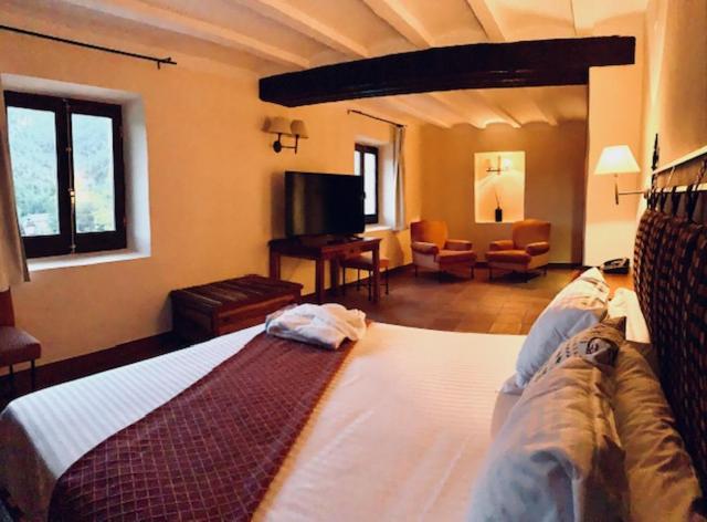 سوییت, La Figuerola Hotel & Restaurant