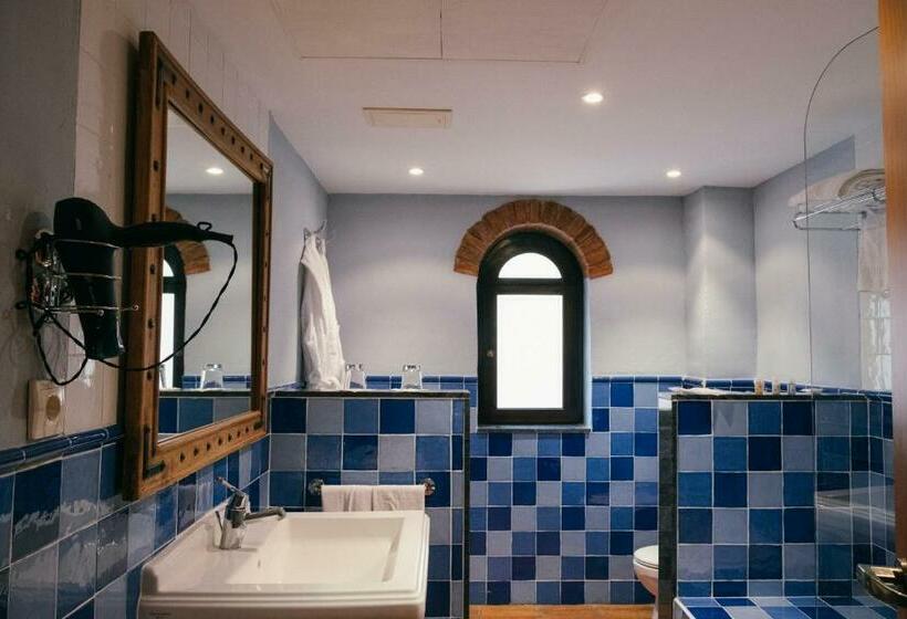 سوییت, La Figuerola Hotel & Restaurant