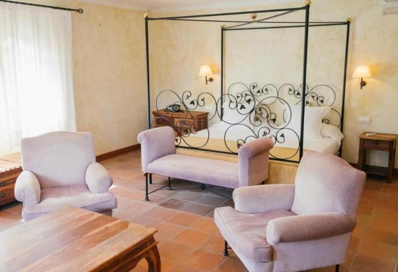 سوییت, La Figuerola Hotel & Restaurant
