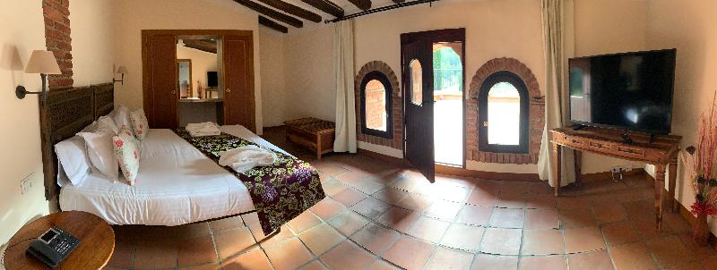 سوییت, La Figuerola Hotel & Restaurant