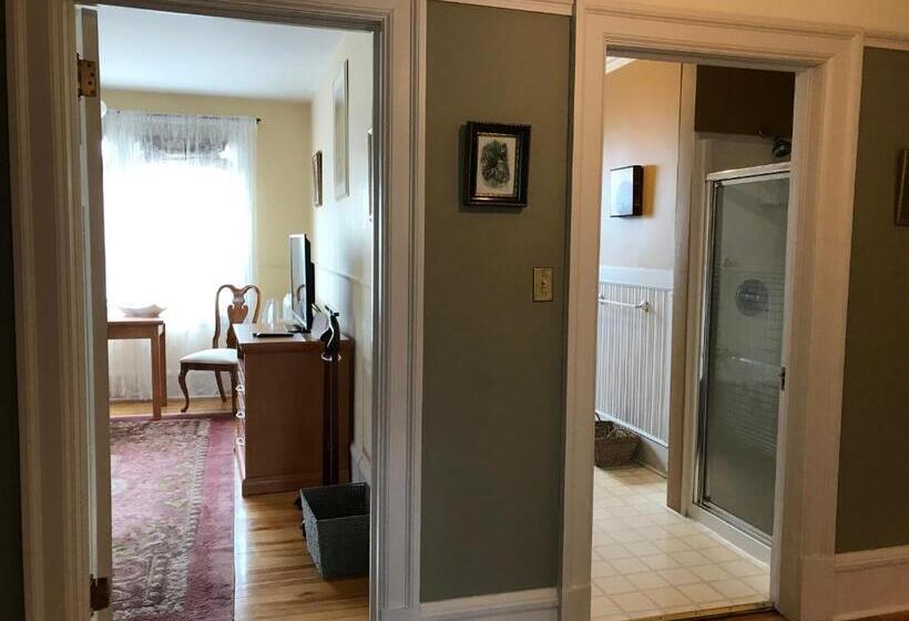 اتاق استاندارد با تخت بزرگ, Stirling House