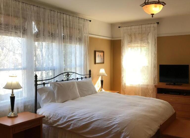اتاق استاندارد با تخت بزرگ, Stirling House