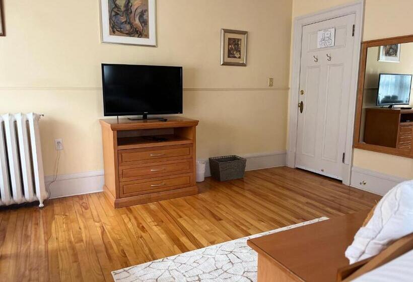 اتاق استاندارد با تخت بزرگ, Stirling House