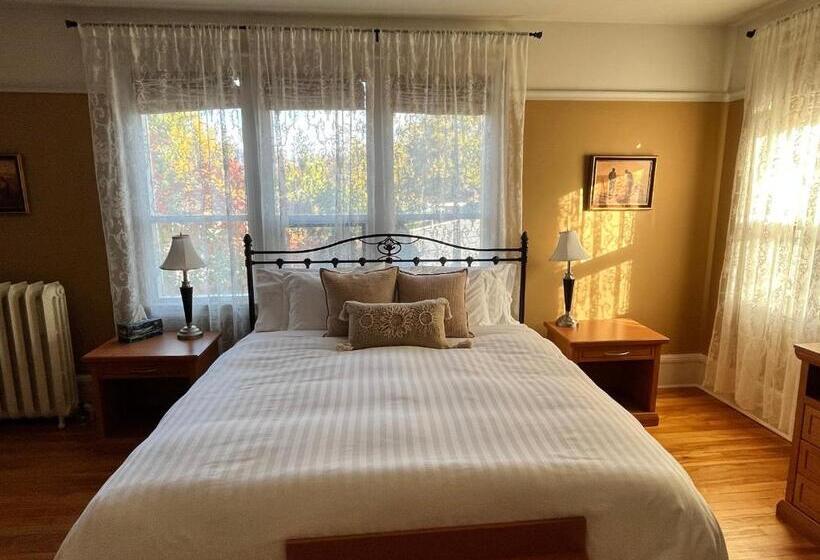 اتاق استاندارد با تخت بزرگ, Stirling House