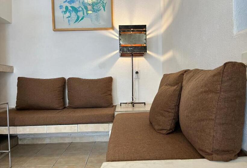 اتاق اکونومی, Inmotega   Suites Tg