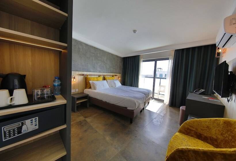 اتاق لوکس با بالکن, Ivy Hotel   Adults Only