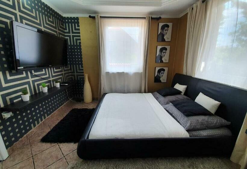 اتاق لوکس, Airport Luxury Apartman 42
