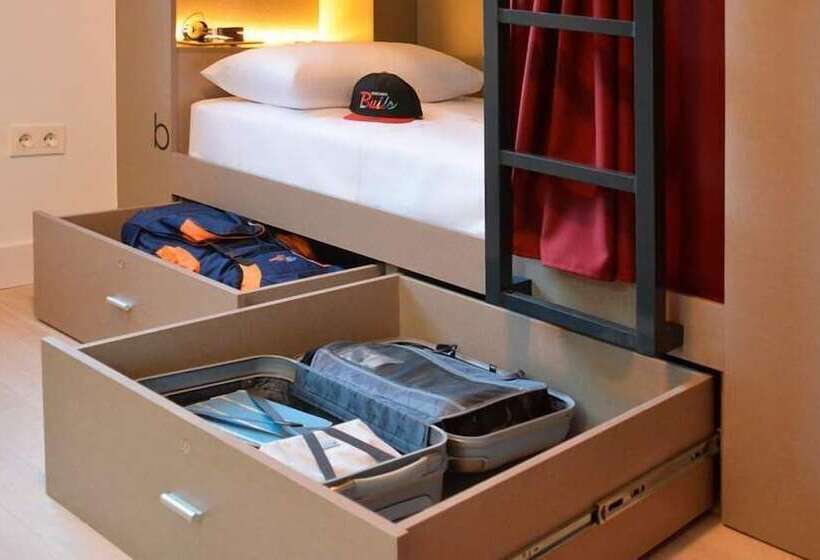 تختخواب در اتاق مشترک, Broz Hostel