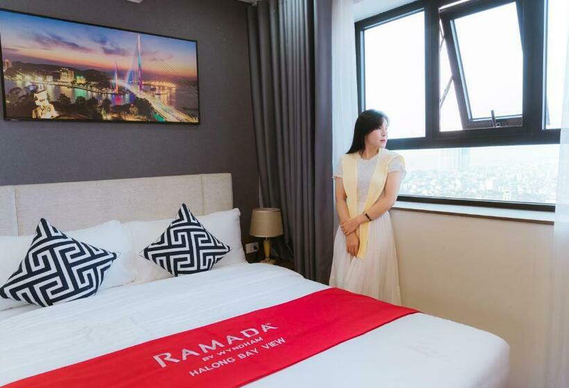 سوئیت دلوکس 2 خوابه, Ramada Hotel & Suites By Wyndham Halong Bay View